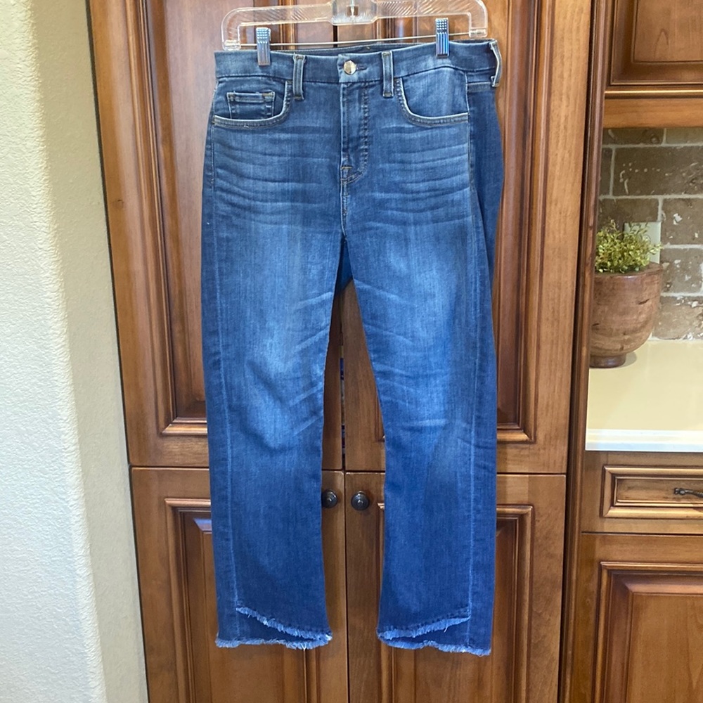 Jen7 Ankle Straight size 6 cropped jean.